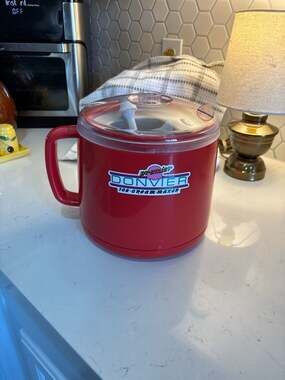 Vintage Premier Donvier 1 Quart Manual Ice Cream Maker - Red